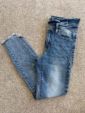 KanCan Skinny Jeans in Distressed Blue Wash